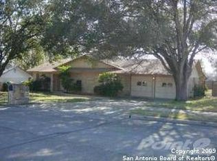 106 Barcelona Dr, Universal City, TX 78148