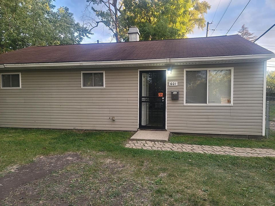 1st image of 601 W 48th Ave