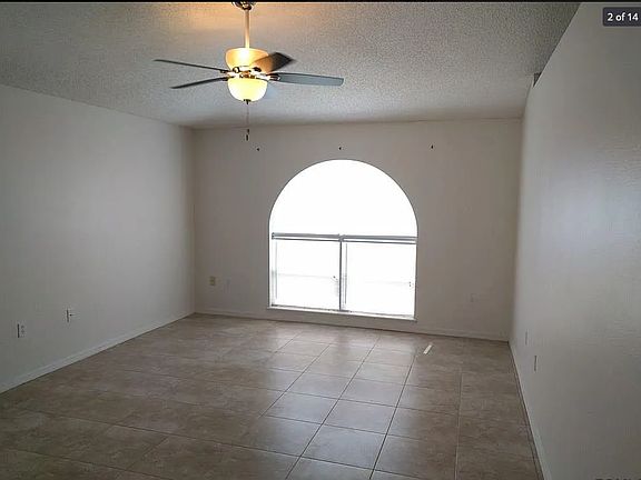 4th image of 67 Round Thorn Dr