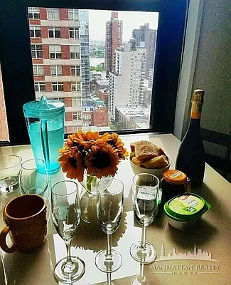 Rented by Manhattan Realty Group | media 7