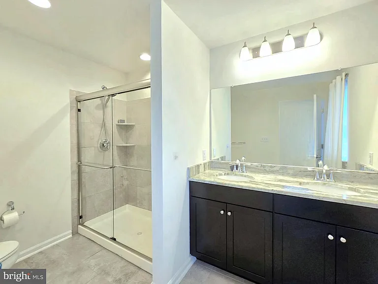 1045 Chapman Cir — Photo 9