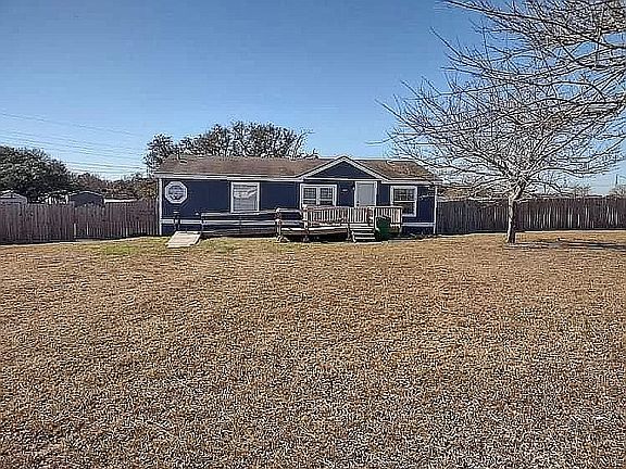 2nd image of 136 Crooked Oak Dr