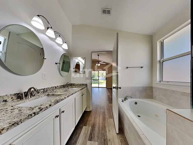 408 Corklan Ct — Photo 11