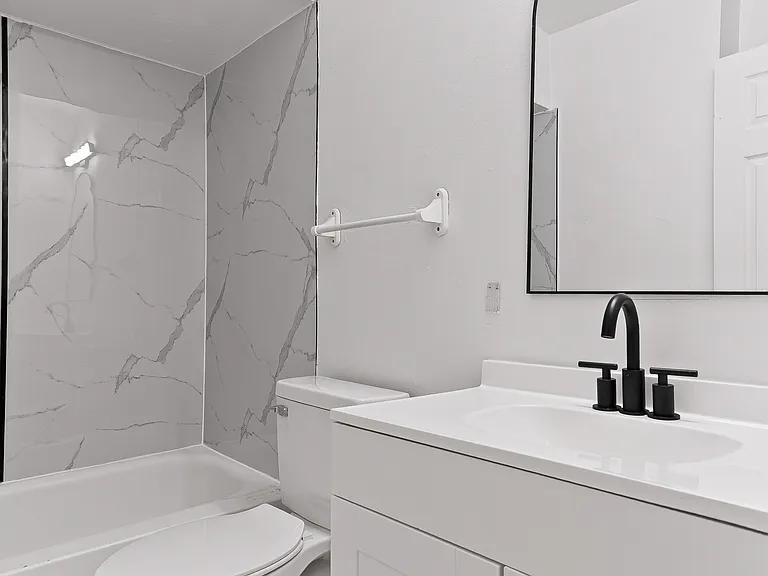 221 N Normal St — Photo 12