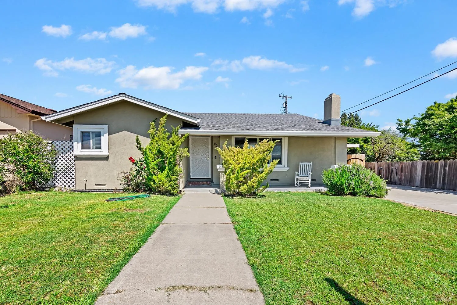 826 Flores Way photo 1