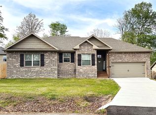 3 Aycock Ln, Bella Vista, AR 72715