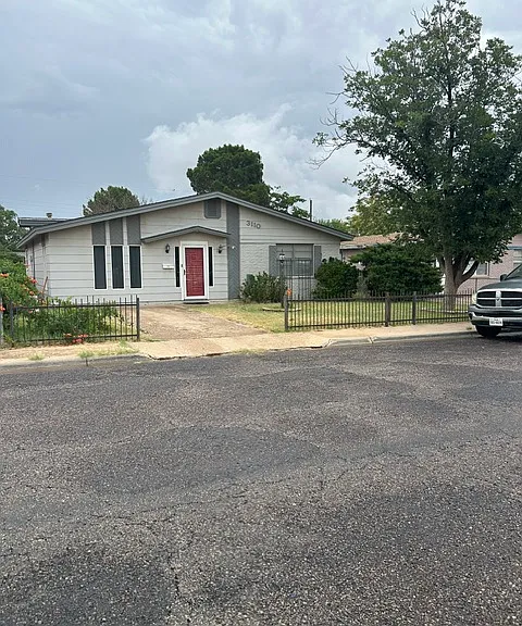 3110 Eastland Ave — Photo 1