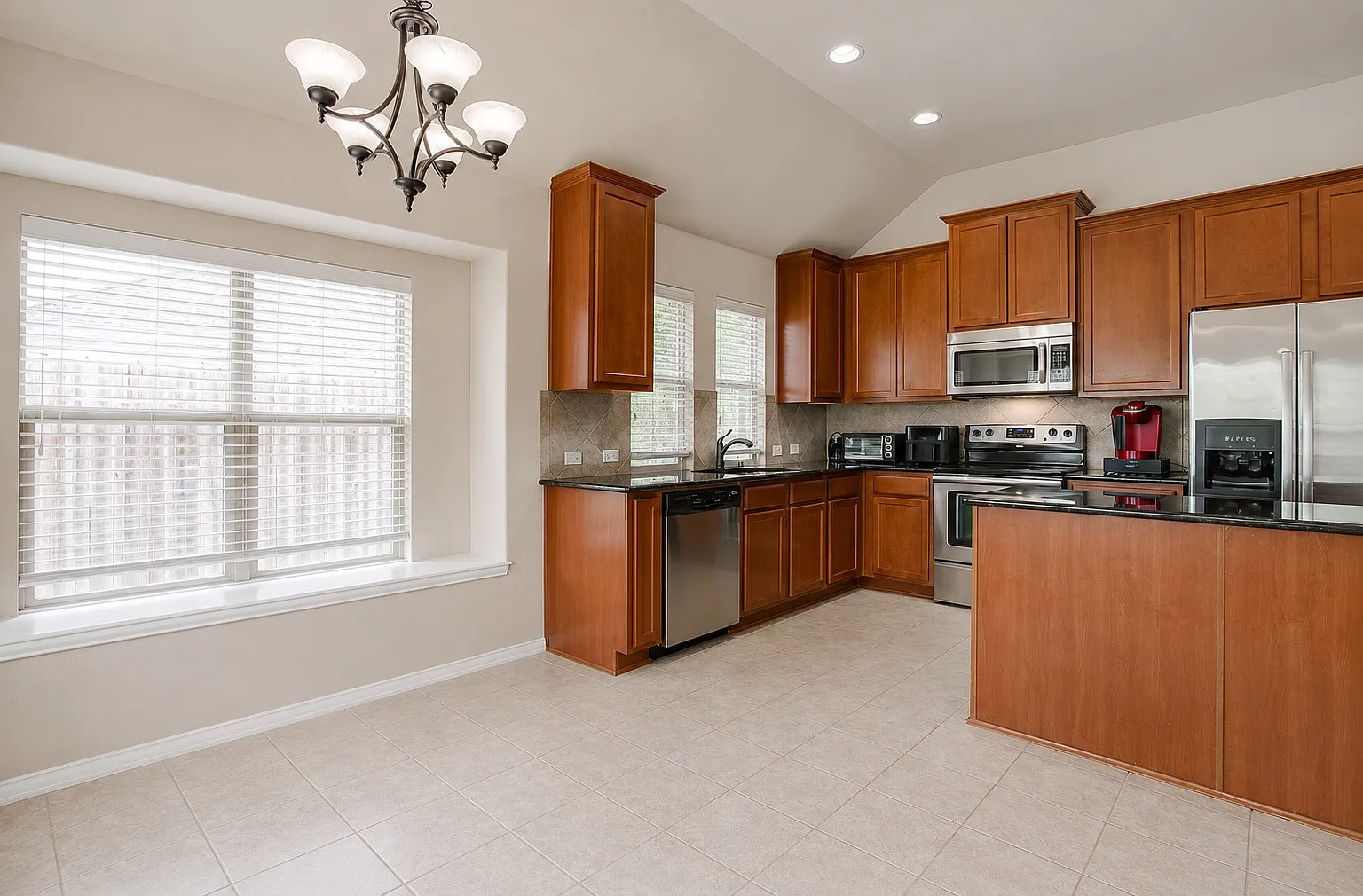 3 bed, 1512 sqft, $2,300 — Photo 4