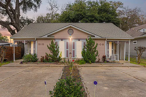510 Clarence St #510 Photo 1