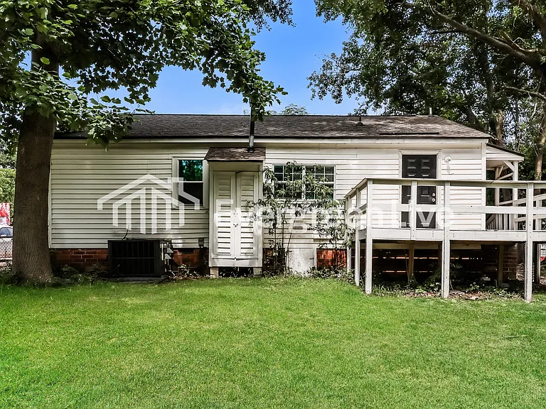 2517 Rhodes Dr — Photo 15