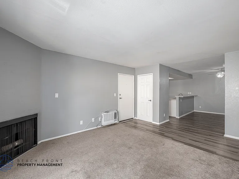 Rollingwood Apartments — Photo 18