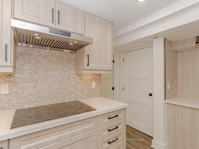2535 Raglan Ct #LOWER — Photo 21