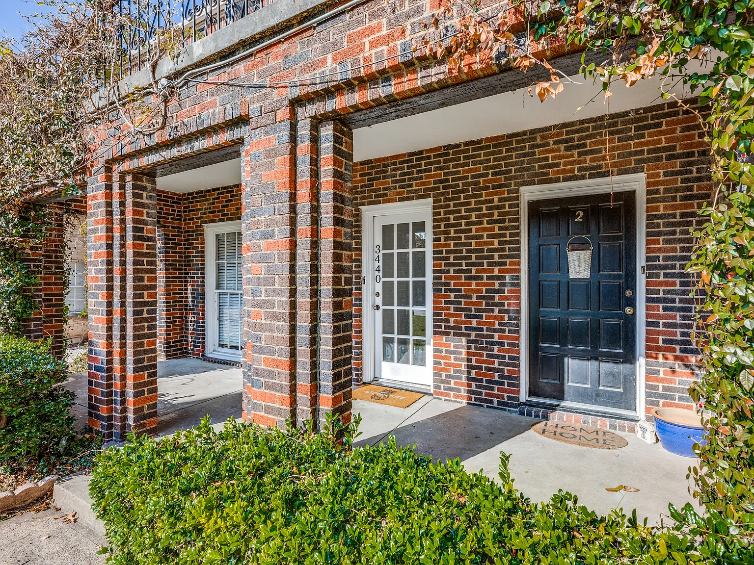 2 bed, 857 sqft, $2,200 — Photo 3