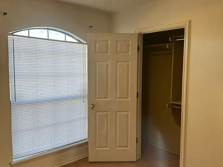 4005 Madison Ave — Photo 12