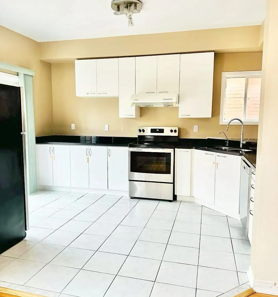 4 bed, $3,500 — Photo 4