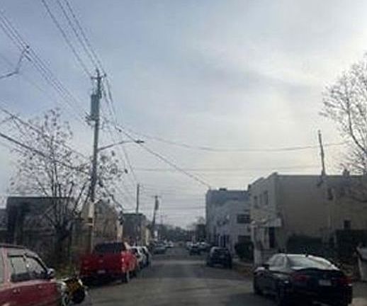 Exterior Neighborhood (street photo)