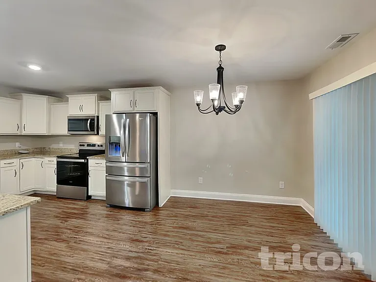 223 Fieldstone Ln — Photo 4