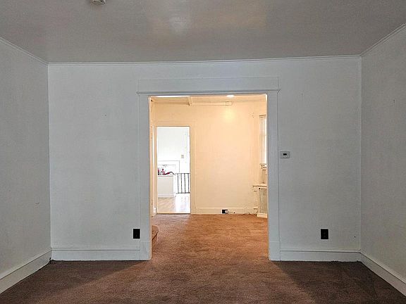 3rd image of 48 Bellevue Ter