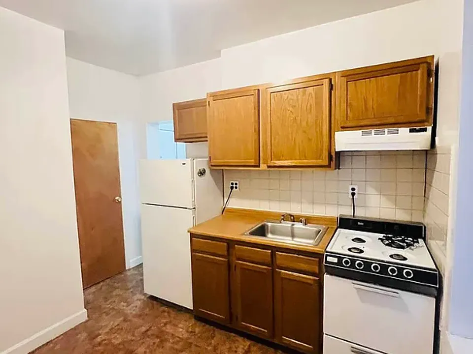 31-32 29th St #1C