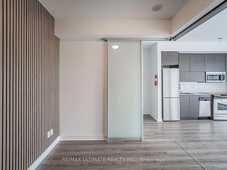 32 Camden St #906 — Photo 16
