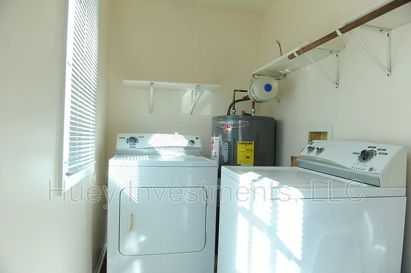 3 bed, 2.0 bath, 1200 sqft, $1,650 — Photo 4