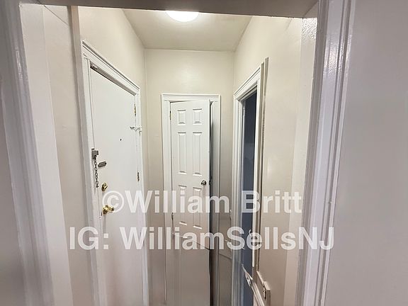 4th image of 115-119 Fairview Ave #55