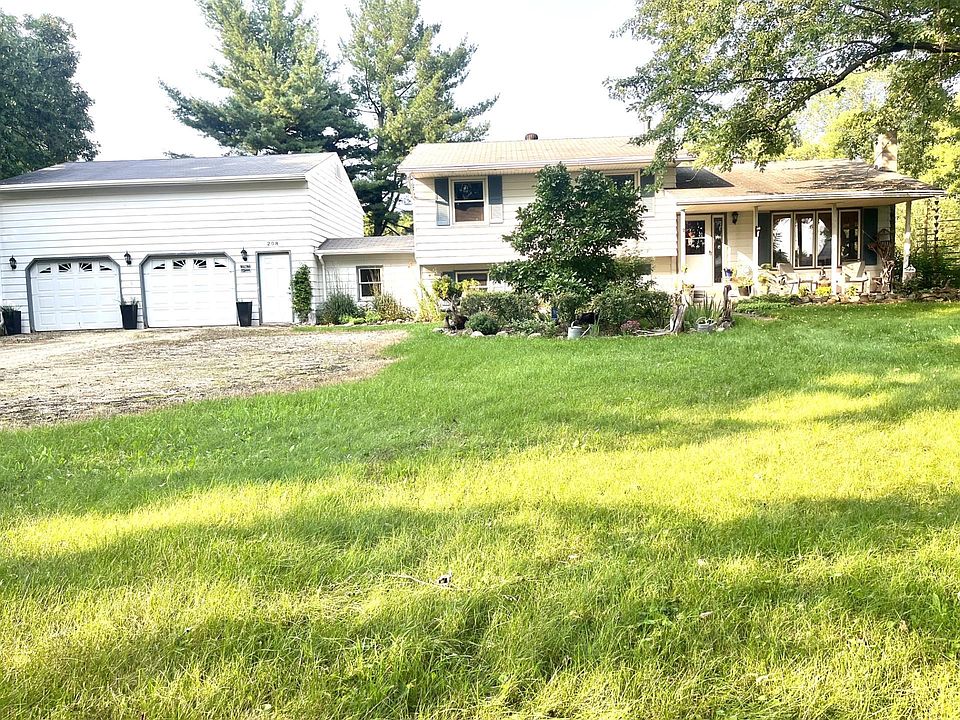 1st image of 208 1st St