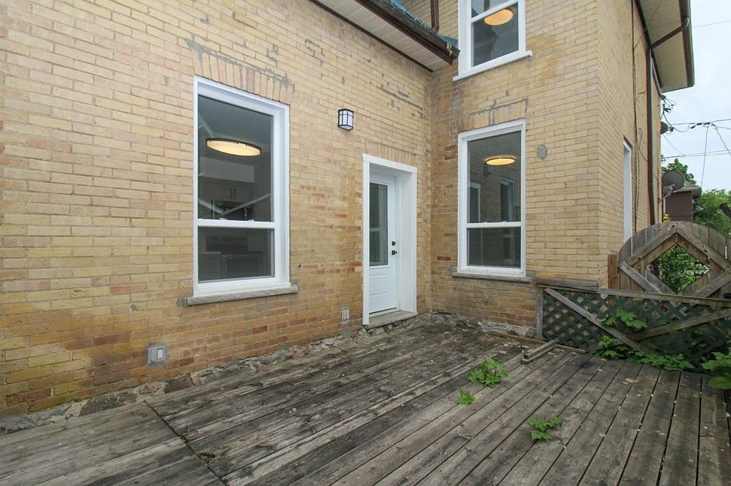 470 Bolivar Street Peterborough — Photo 4