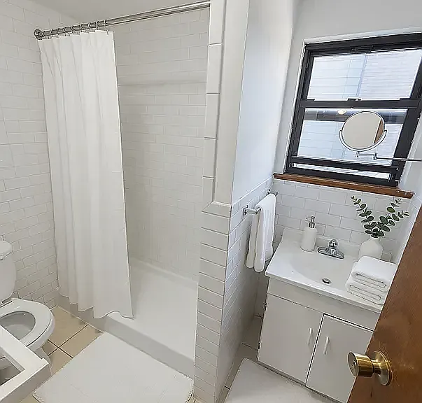 200 Allen St #4R — Photo 3