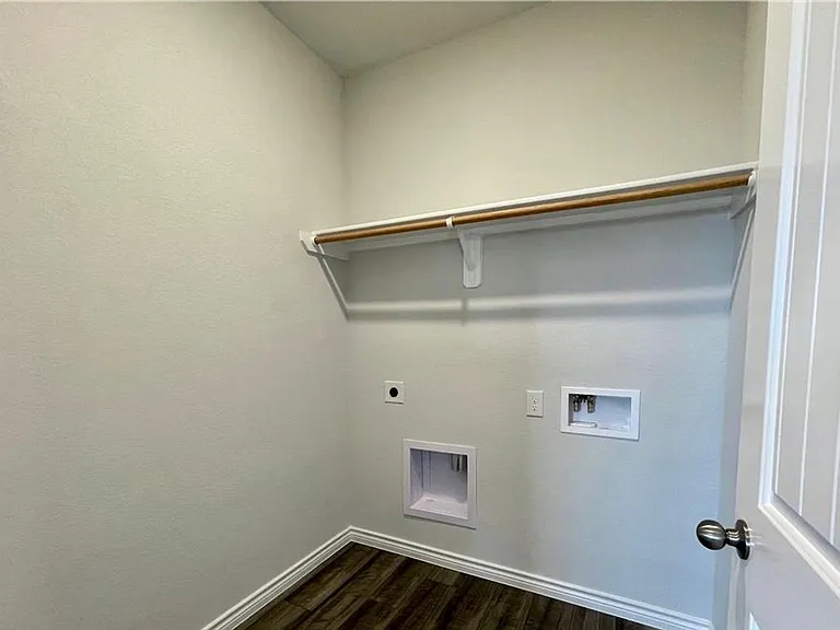 2105 Chief St — Photo 11