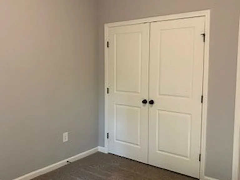 135 Sumner Ct — Photo 37