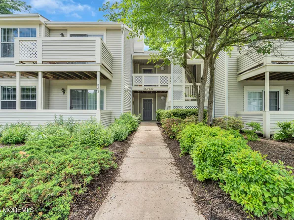 568 Applewood Court, Howell, NJ 07731