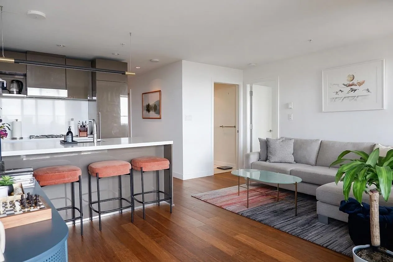 2 bed, 1600 sqft, $5,950 — Photo 1