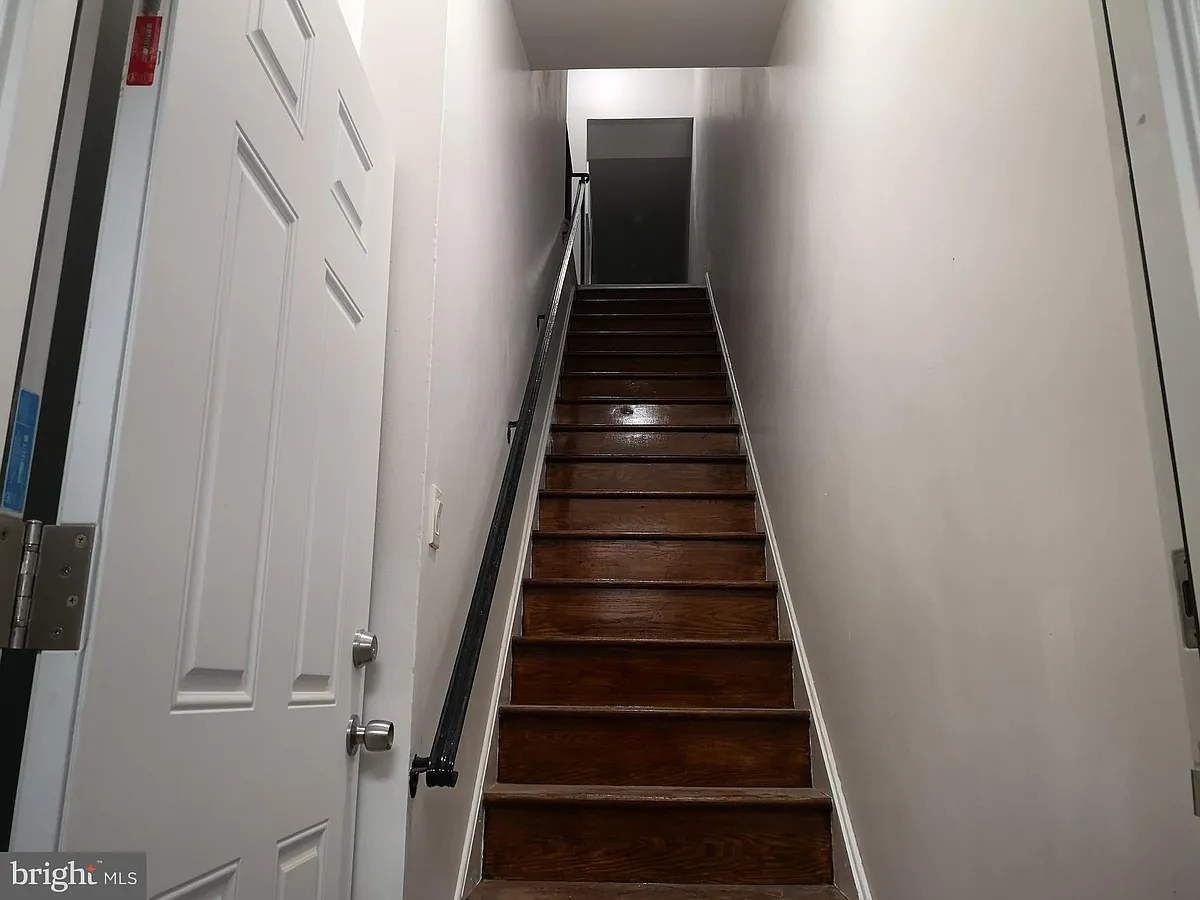 Building Photo - 626 N 12th St #2