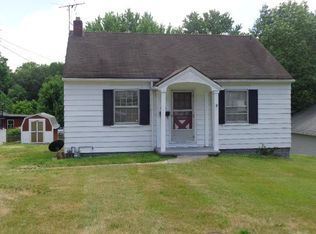 600 N 27th St, Belleville, IL 62226