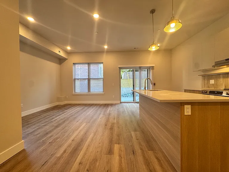 5222-24 Chester Ave #10 — Photo 7