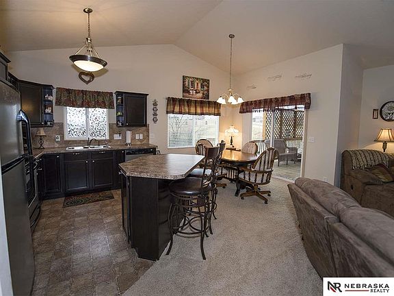 3rd image of 16514 Camden Cir