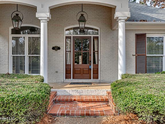 3rd image of 647 Wendover Way