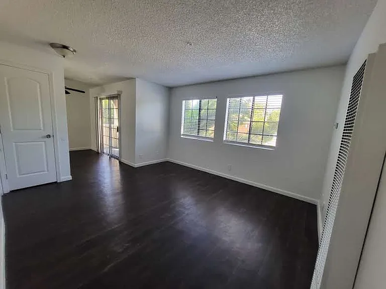 11702 York Avenue — Photo 30