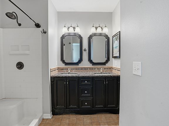 5th image of 9913 Edmonton Dr #1
