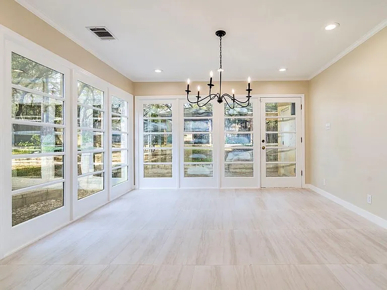 404 Almarion Dr — Photo 9