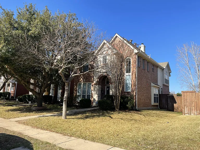 11328 Newgate Dr — Photo 2