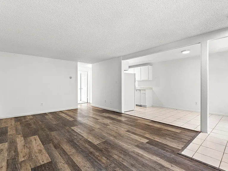 Mohawk Green Apartments — Photo 47