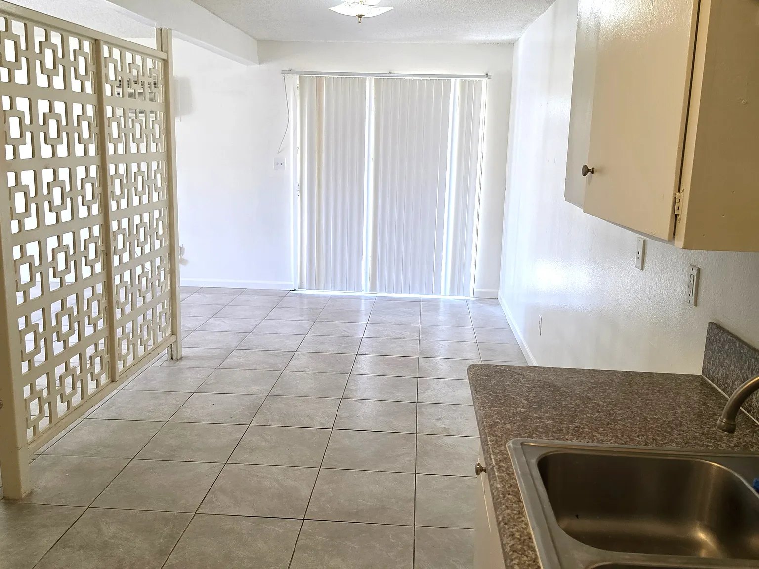 2 bed, 800 sqft, $2,300 — Photo 4