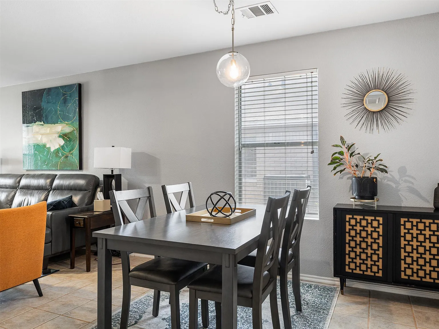 3 bed, 2.0 bath, 1496 sqft, $1,825 — Photo 4