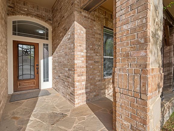 2nd image of 1008 Walsh Hill Trl