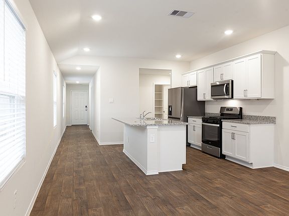 5th image of 136 Granary Dr