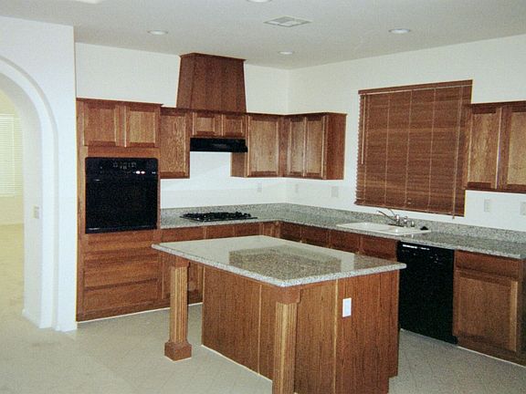 3rd image of 629 Bighorn Creek St