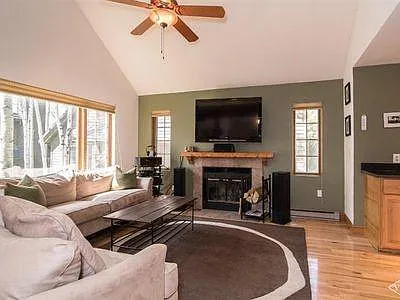 570 Homestead Dr — Photo 4