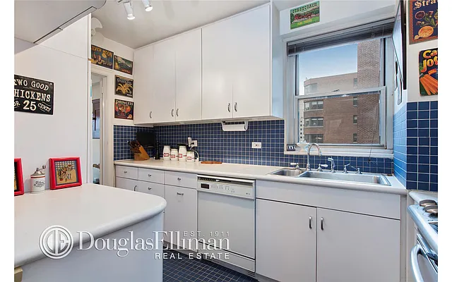 Sold by Douglas Elliman | media 14